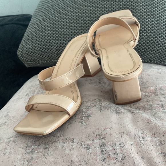 Shoes - Picture 5 of 7